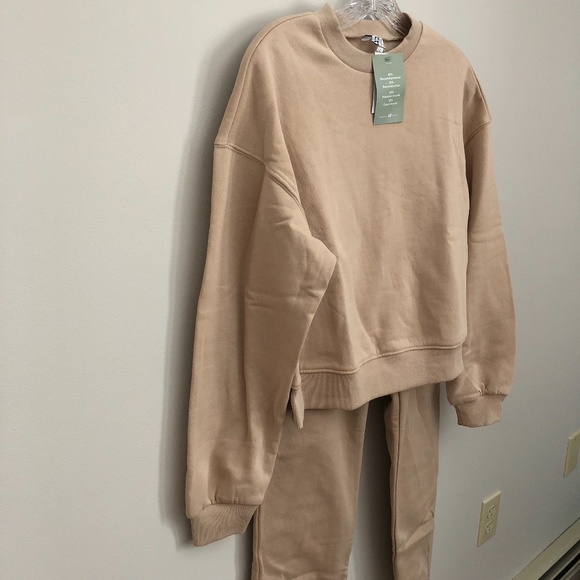 NWT H&M Divided Matching Co-Ord Beige Sweatpants Set Women's Small/Extra Small - Picture 2 of 10